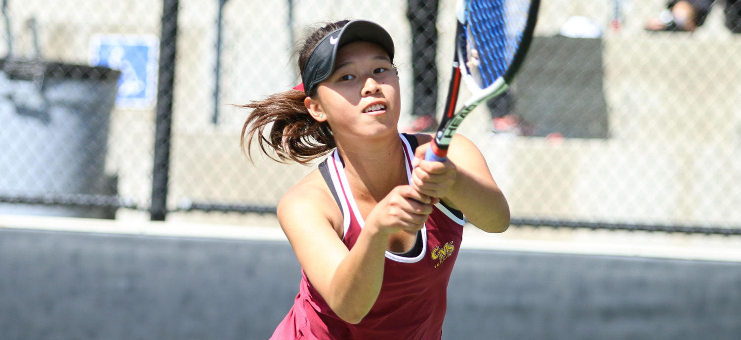 Nicole Tan earned a dominate 6-2, 6-0 victory at #2 singles against No. 11 Amherst on Thursday afternoon.