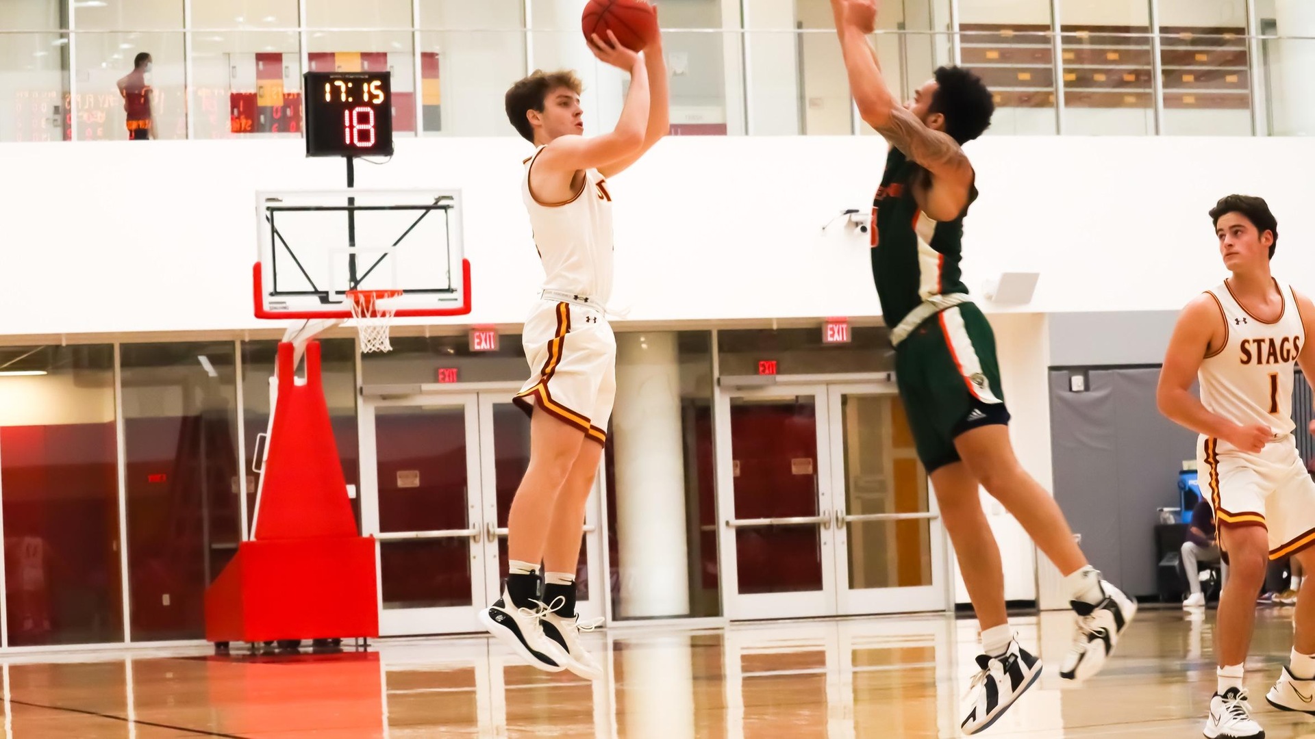 Josh Angle recorded a team-high 25 points in a 86-59 win over Whittier.
