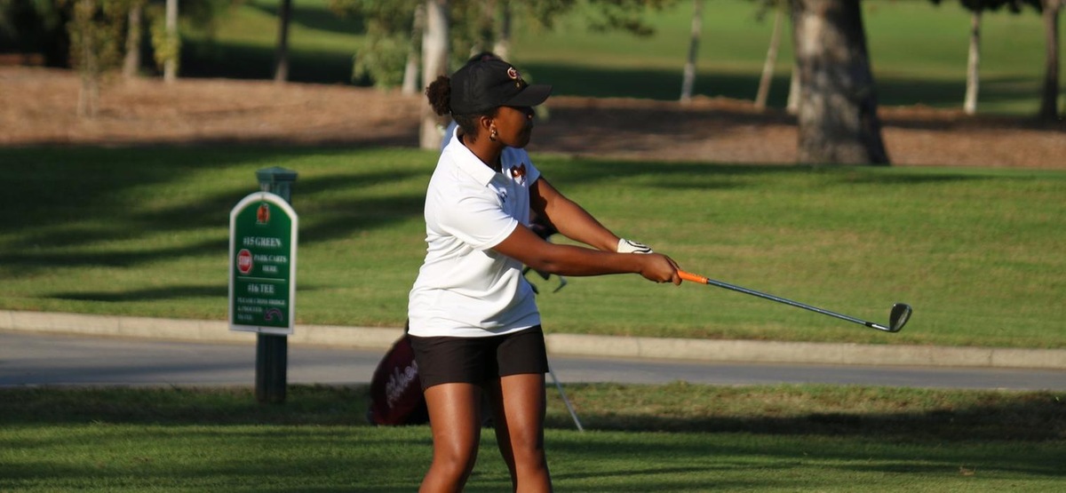 Camille Simon is one shot off the lead after the first day of a dual between CMS and Redlands