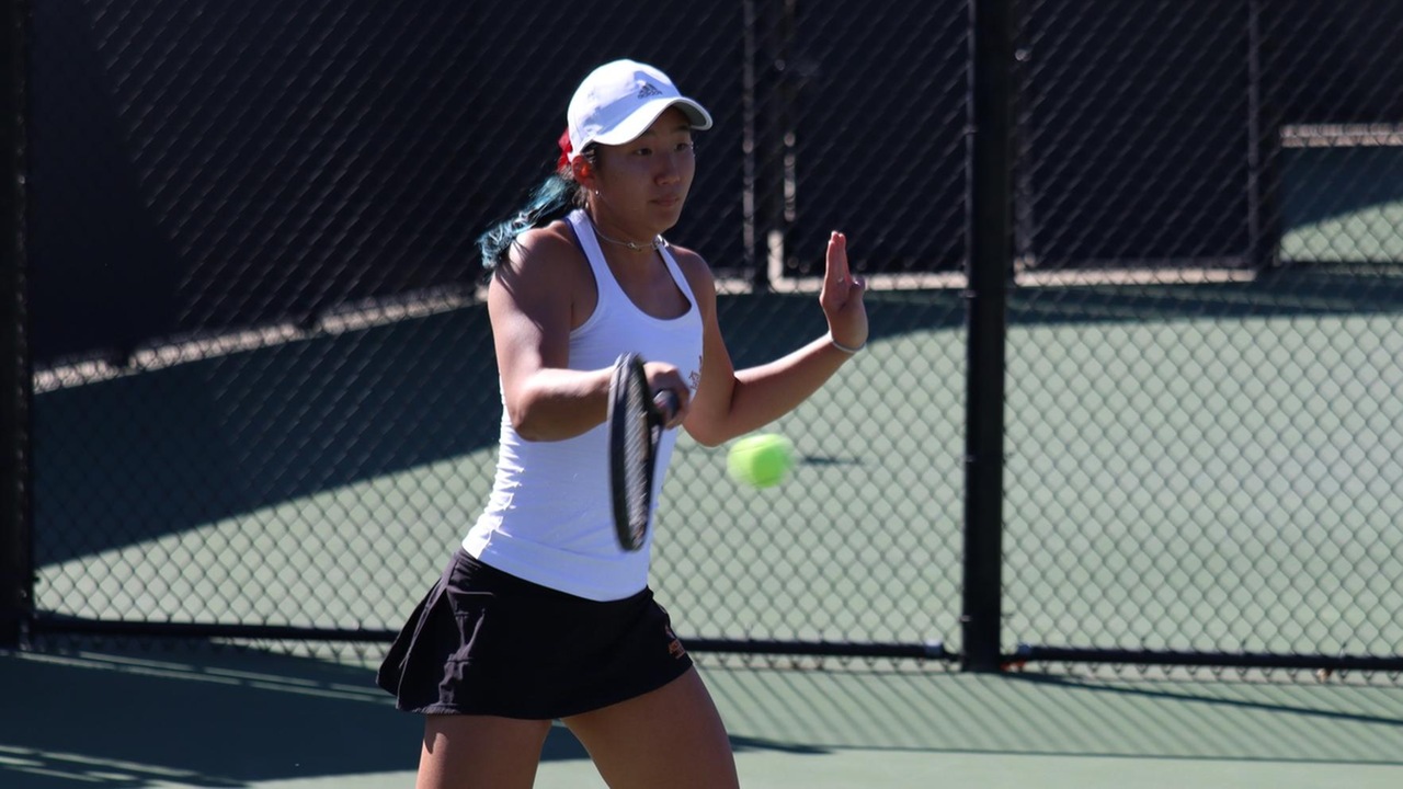 Audrey Yoon earned a 6-0, 6-0 singles win (photo by Caelyn Smith)