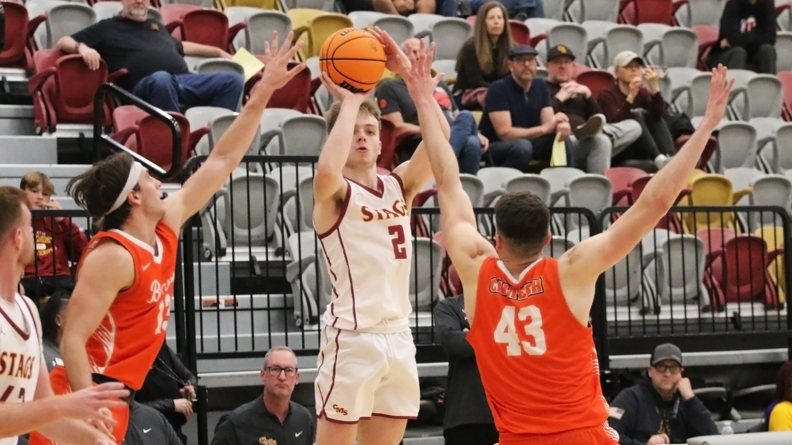 CMS Men's Basketball Moves to 8-2 in SCIAC with 68-55 Win over Caltech