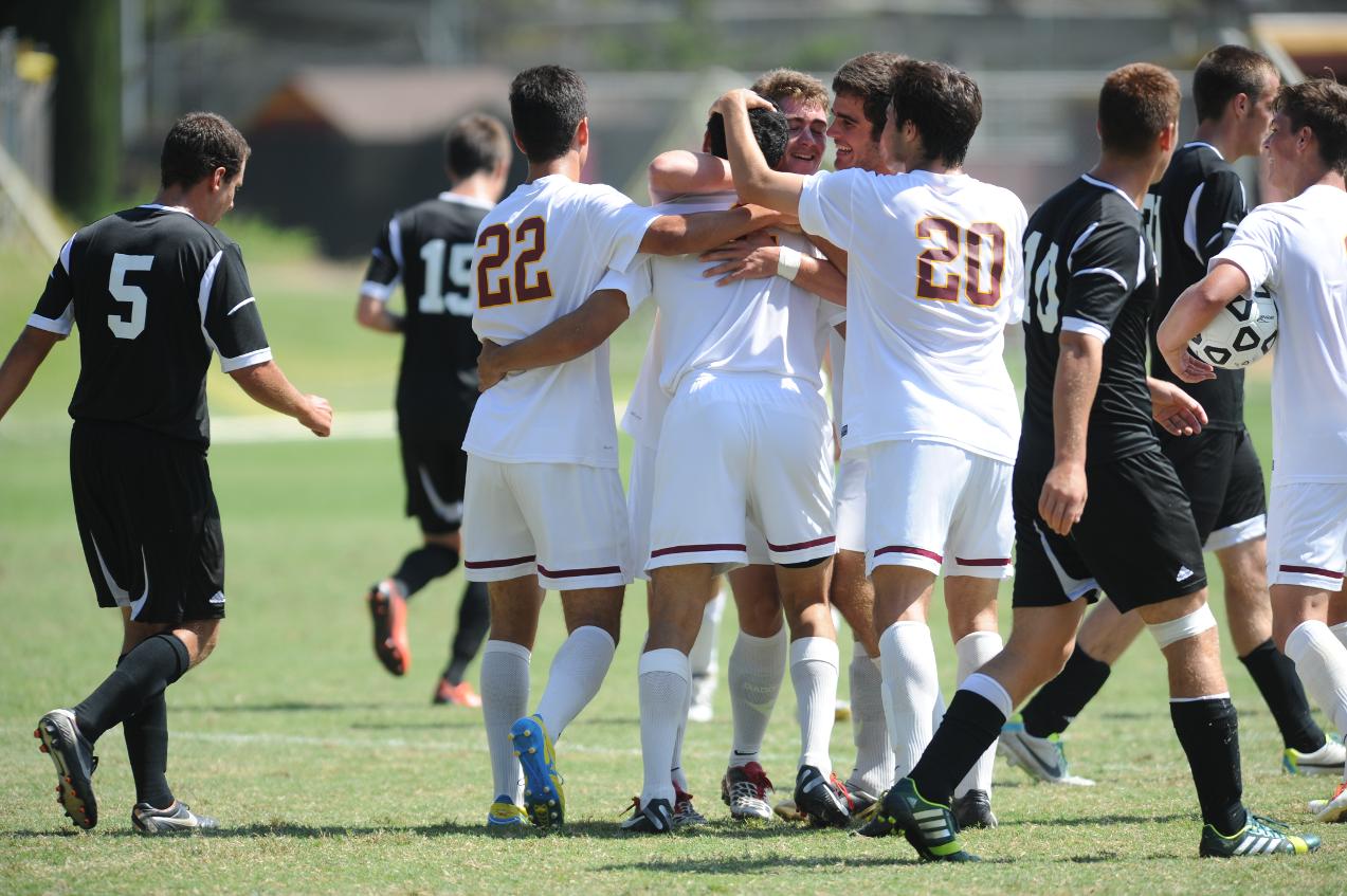 Hallberg scores two, one in last second against La Verne