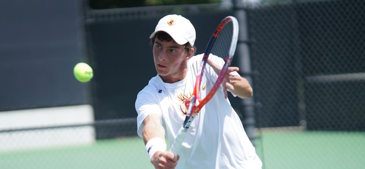 Jack Katzman is undefeated in singles in dual matches this season (photo by Alicia Tsai)