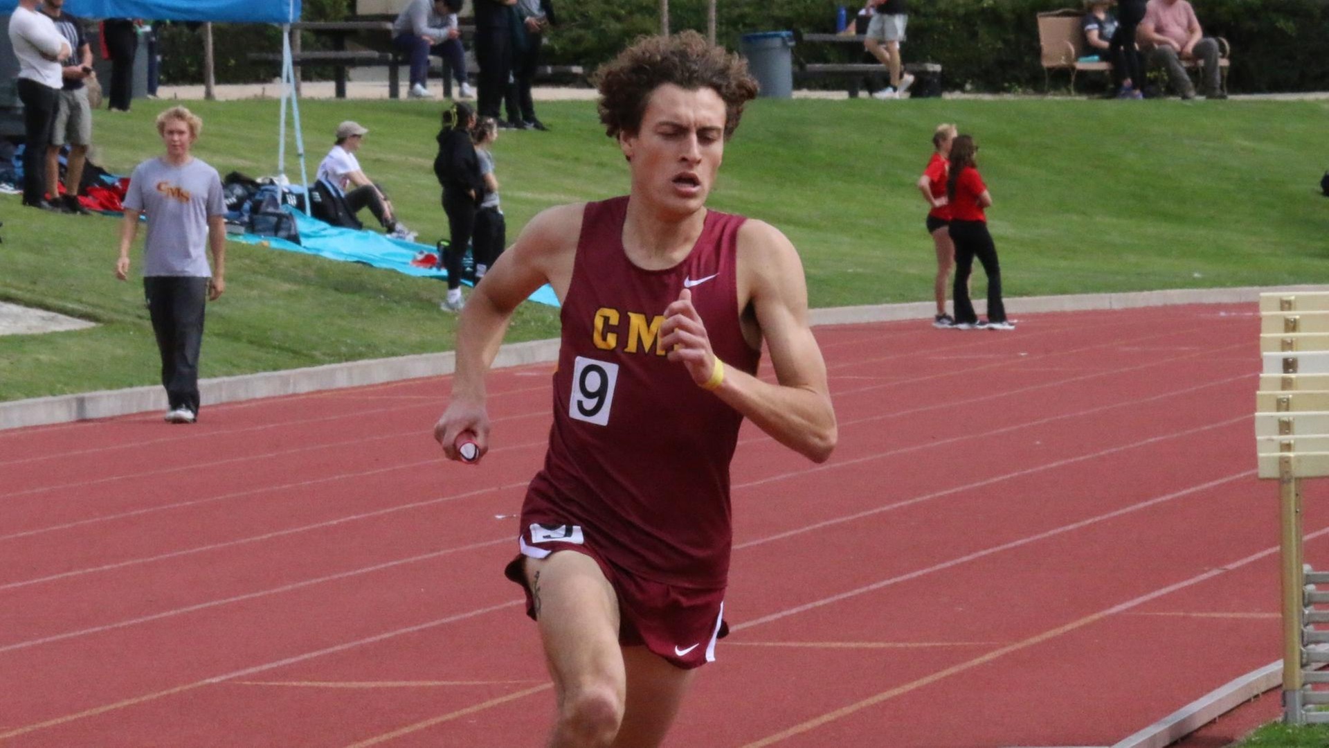 Hayden Beauchemin anchored the 4x800 relay team to a win (photo by Ruby Marks)