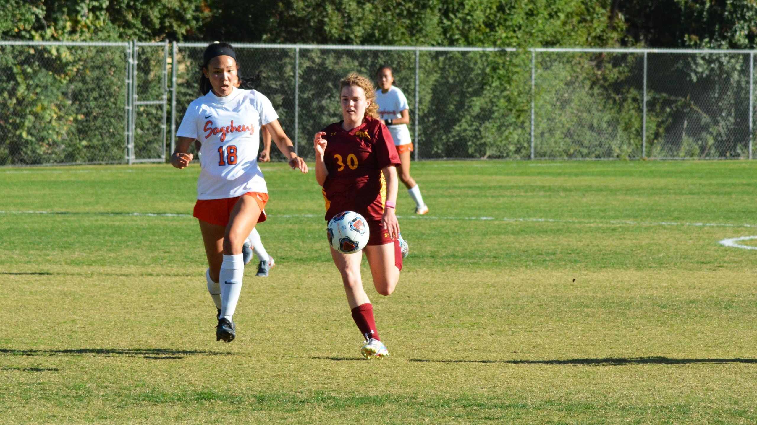 Sam Ryan nearly created an early goal with her pressure in the offensive third