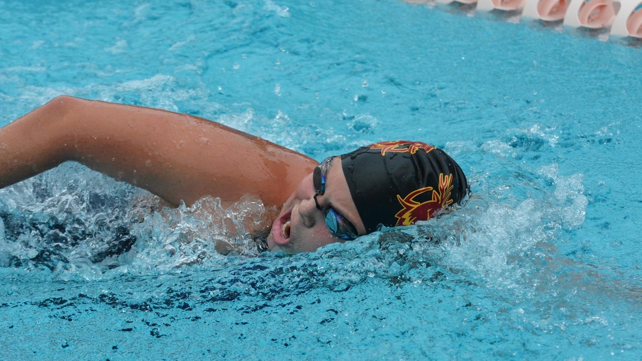 Leila El Masri swimming the freestyle