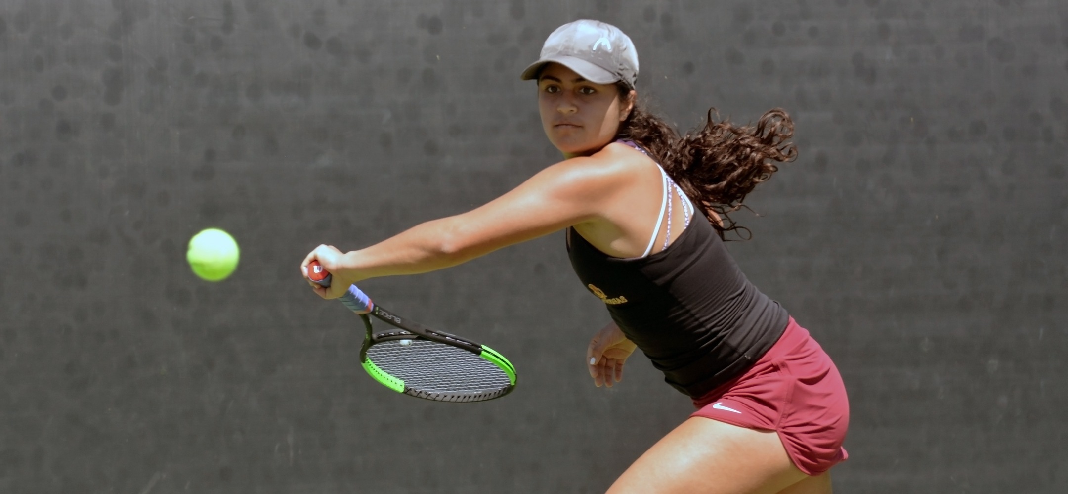 Sarah Bahsoun picked up an 8-1 win in doubles and a 6-1, 6-3 win in singles to sweep the day