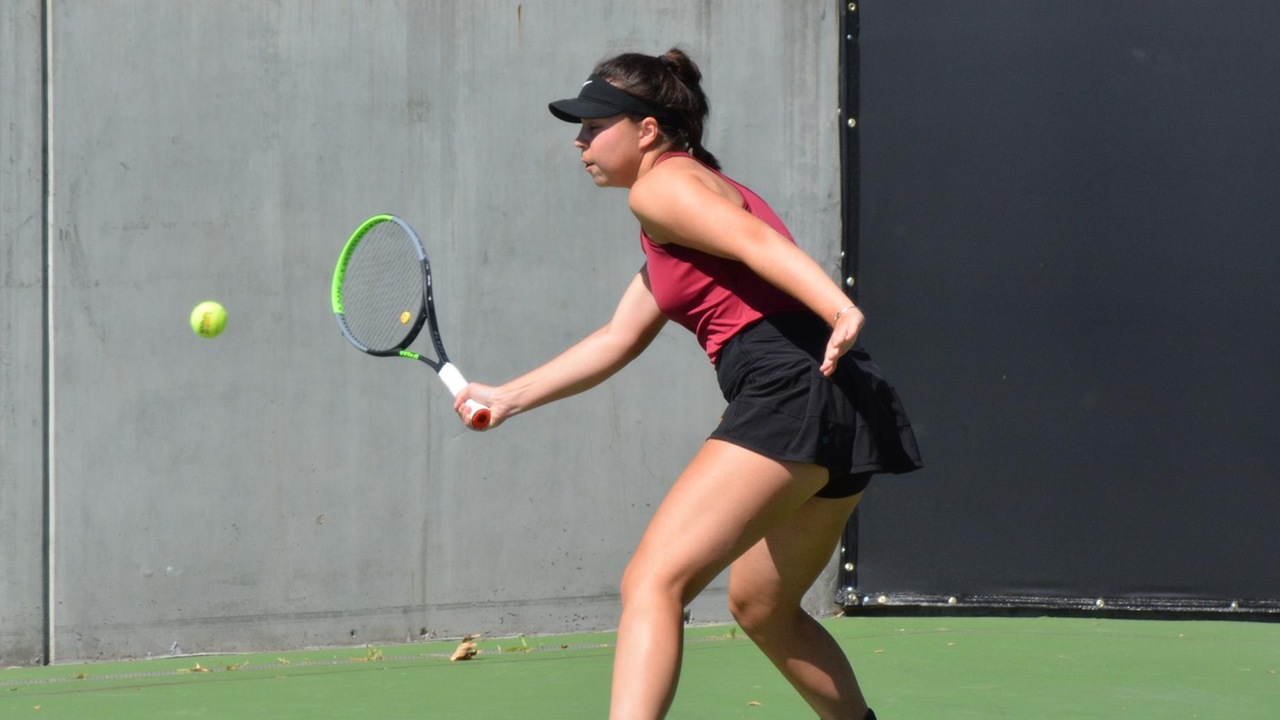 Nikolina Batoshvili won in both singles and doubles