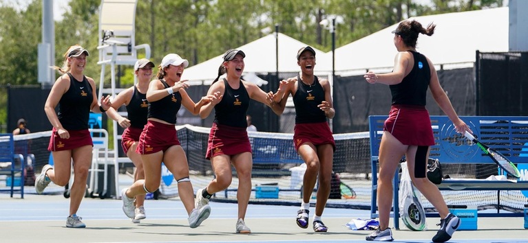 Thumbnail photo for the WTEN vs. Chicago (NCAA Finals) gallery