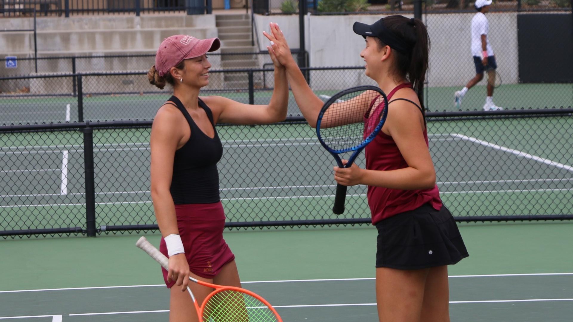 Gabby Lee (l) and Lindsay Eisenman (r) advanced to the ITA Cup Quarterfinals