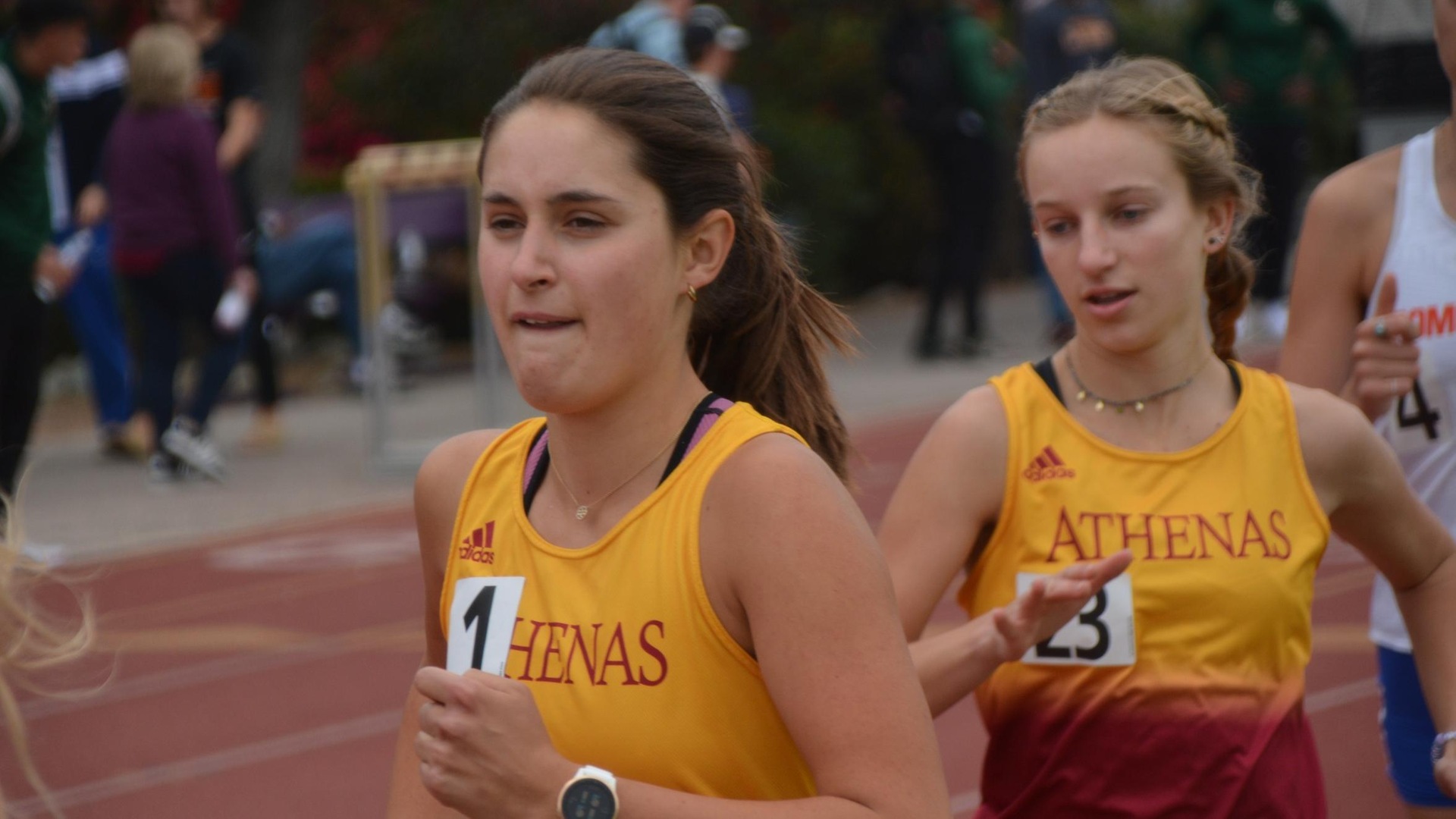 Laura Zimmer now places ninth nationally in the 800