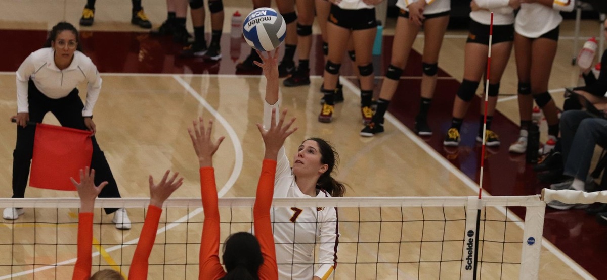 Lucila Grinspan led CMS with eight kills and five service aces (photo by Daniel Addison)