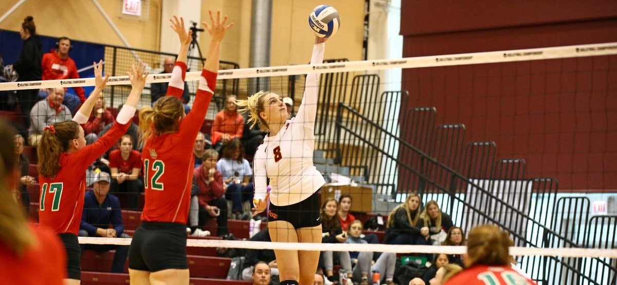 Amanda Walker had 21 kills to lead CMS to a first-round win (photo by Norman Cohen)